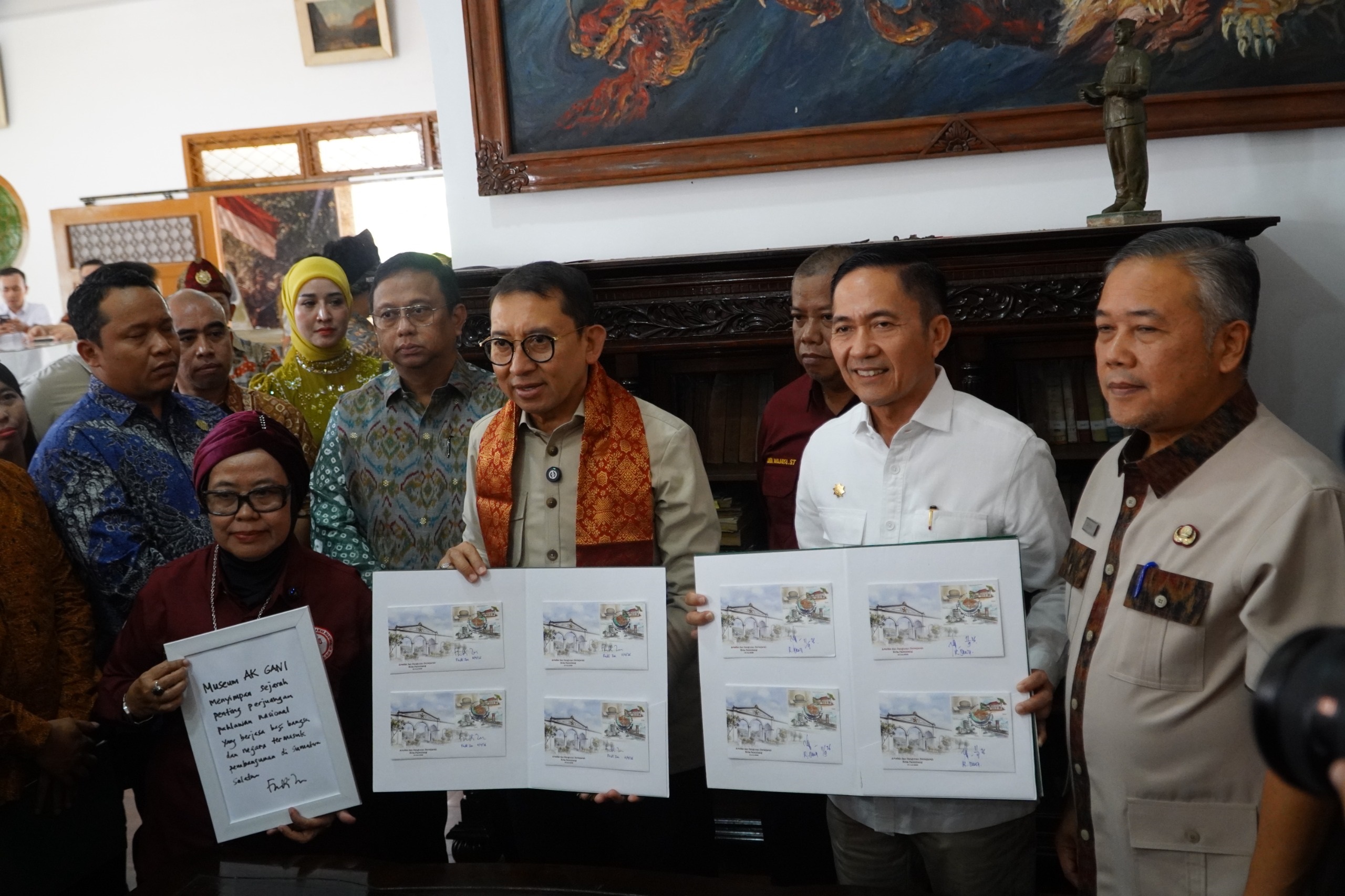 Fadli Zon dan Ratu Dewa Tinjau Museum A.K. Gani