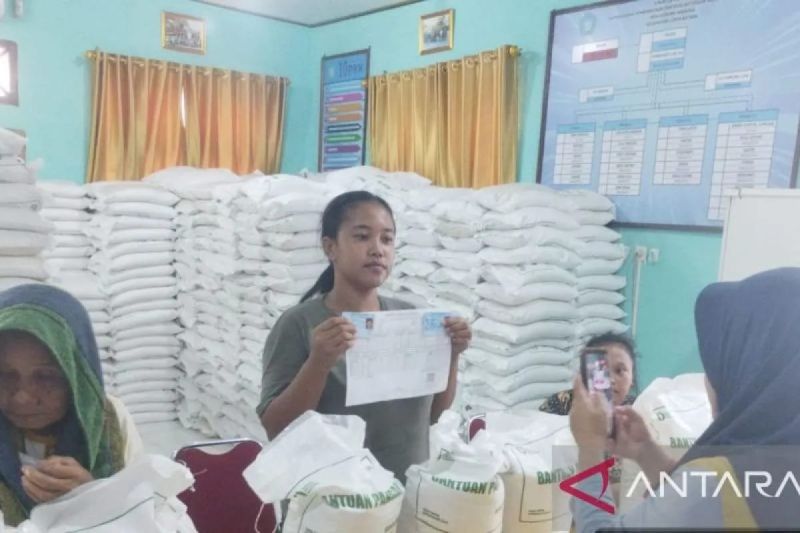 Bulog Tuntaskan Penyaluran Bantuan Pangan di OKU Raya