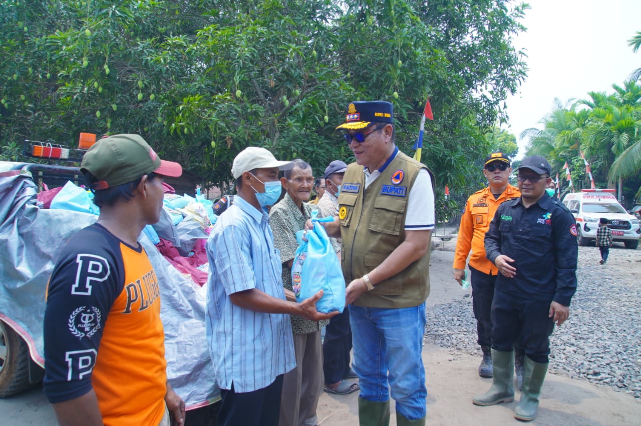Bupati Muba Tinjau Layanan Kesehatan Gratis, Salurkan Sembako Hingga Tampung Aspirasi Warga Suku Anak Dalam