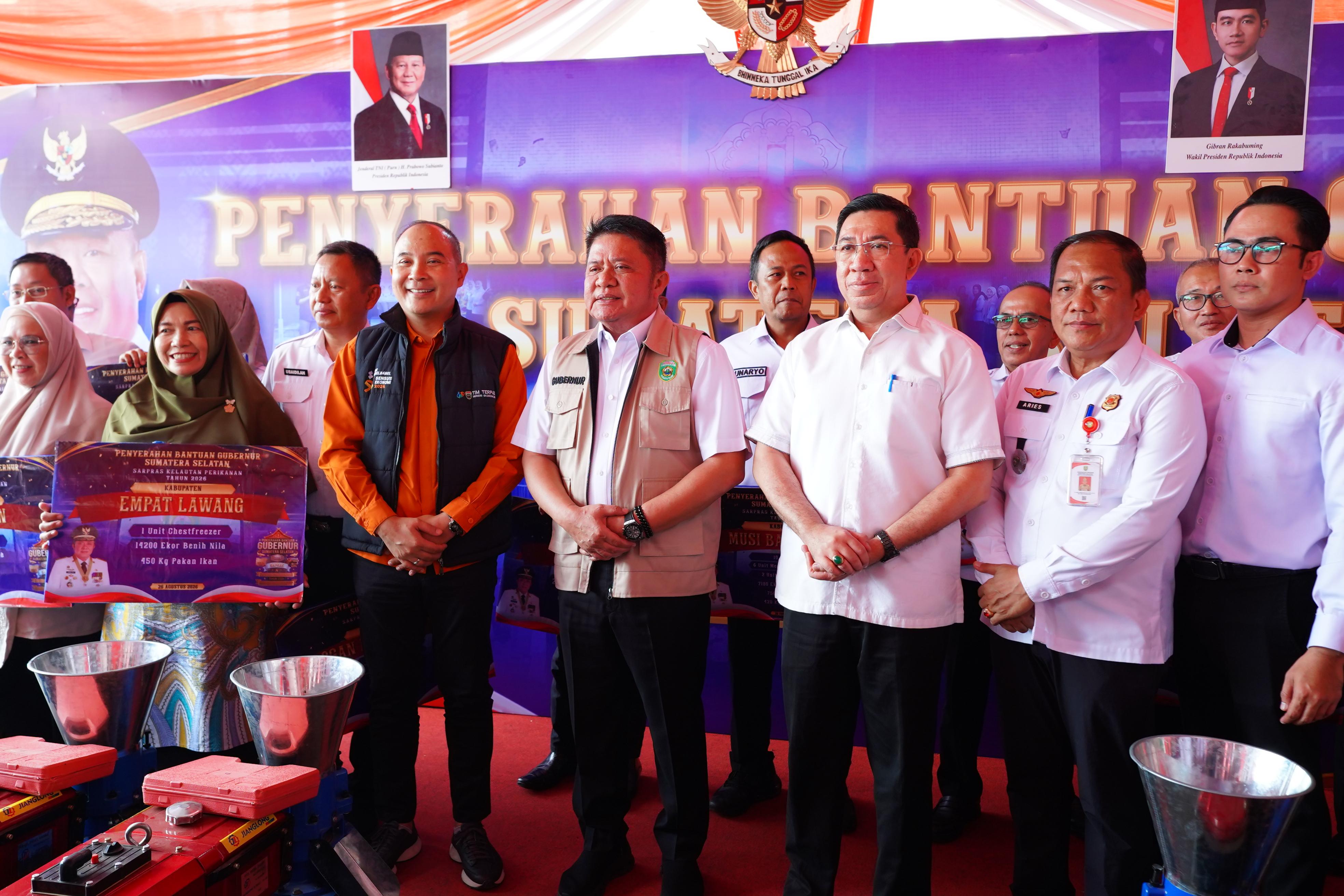 Herman Deru Perkuat Produktivitas Perikanan Sumsel, Salurkan Bantuan Sarpras kepada Masyarakat
